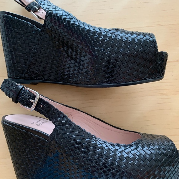 Stuart Weitzman - Women's Woven Leather Wedge Shoes (black-size 7) - Picture 4 of 6